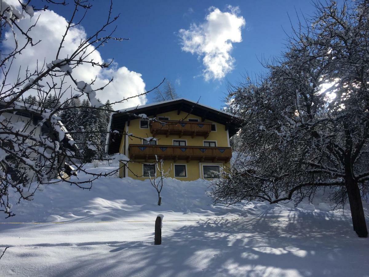 Ferienhaus Karin บรุค อันแดร์ โกรสส์กลอคเนอร์ชตราสเซอ ภายนอก รูปภาพ