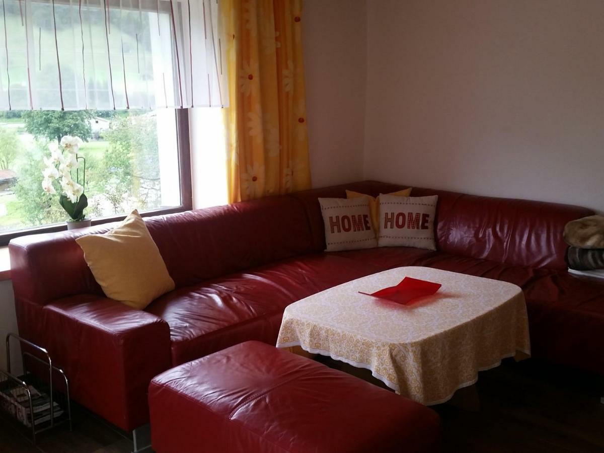 Ferienhaus Karin บรุค อันแดร์ โกรสส์กลอคเนอร์ชตราสเซอ ภายนอก รูปภาพ